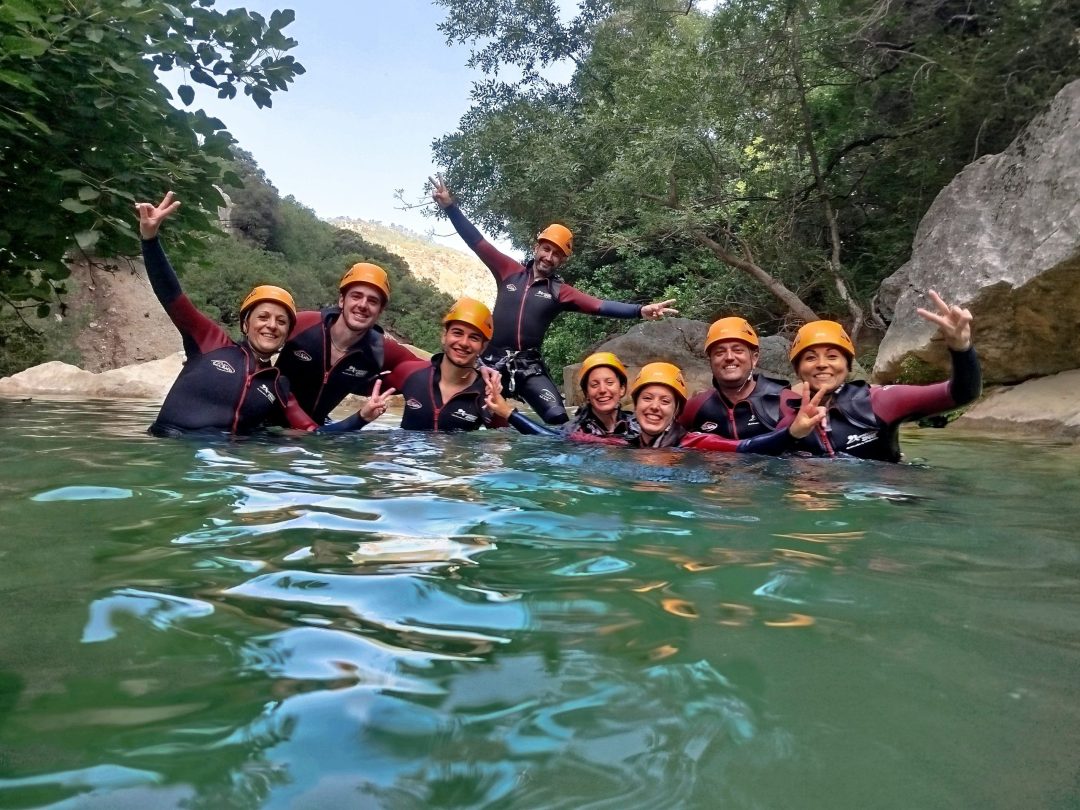 barranquismo, actividades refrescantes en sierras de cazorla. descenso de barrancos